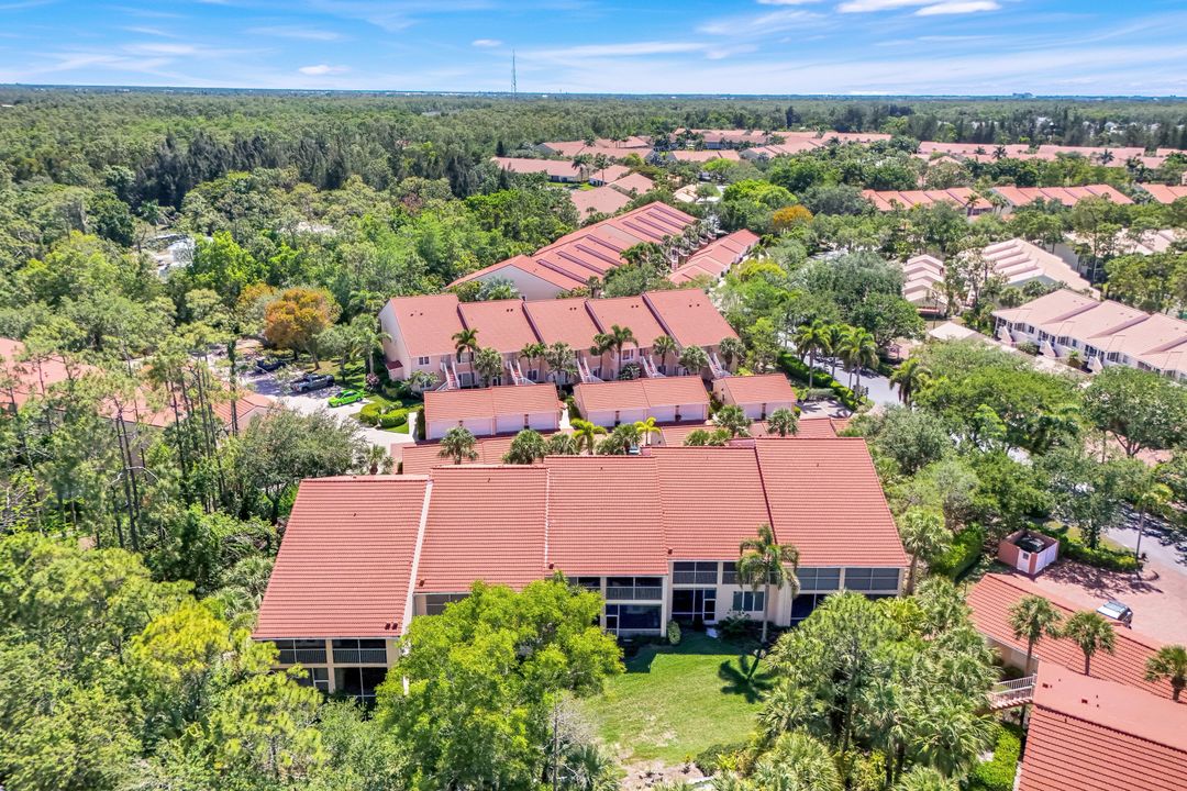 2365 Hidden Lake Dr #9, Naples, FL 34112