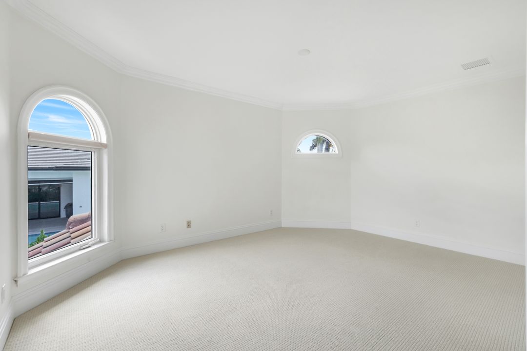 491 Wedge Dr, Naples, FL 34103