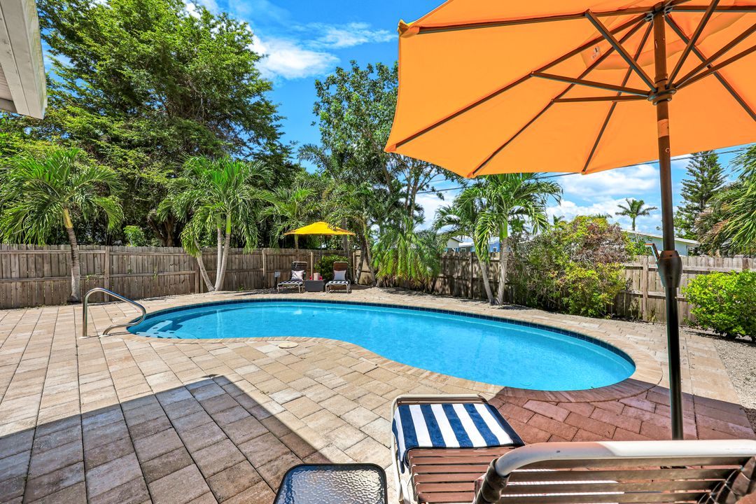 815 96th Ave N, Naples, FL 34108