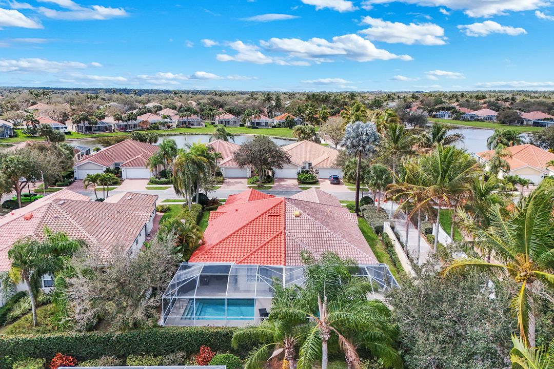 4272 Redonda Ln, Naples, FL 34119