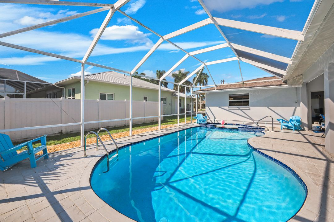 5231 Skylark Ct, Cape Coral, FL 33904