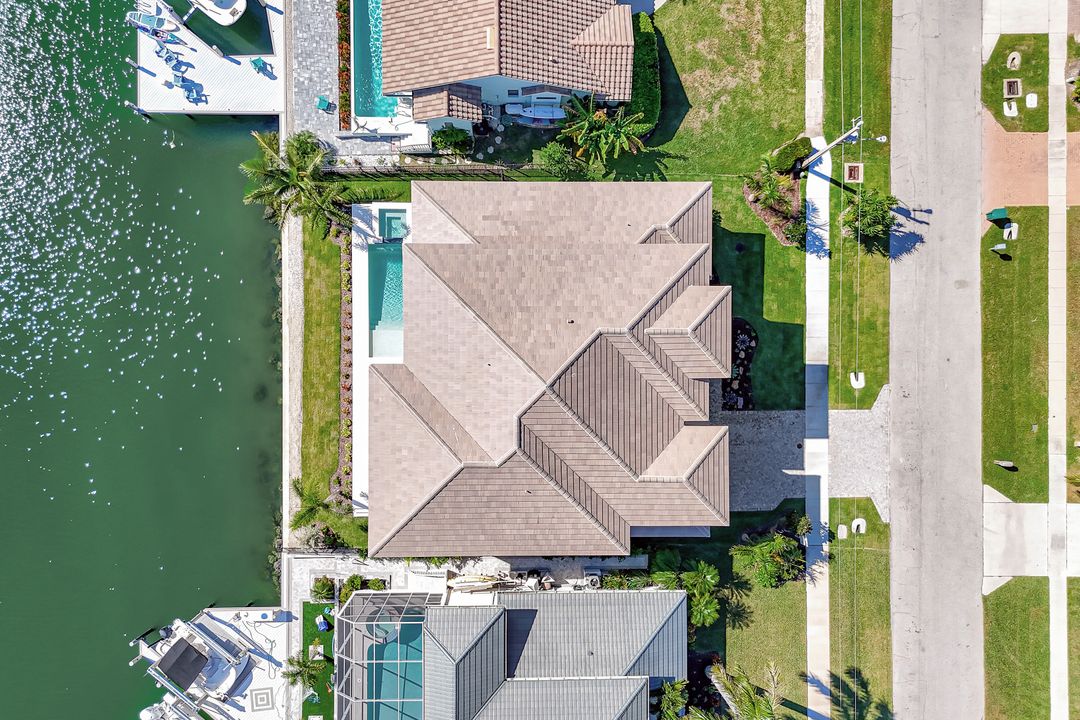 860 Banyan Ct, Marco Island, FL 34145