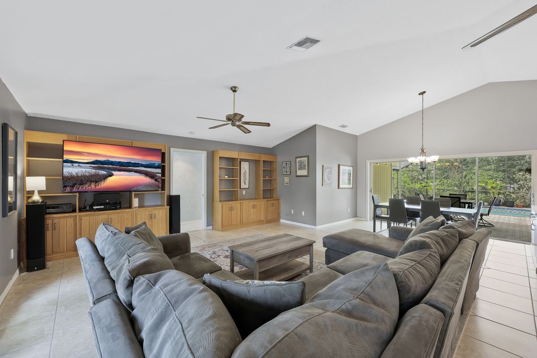 10370 Main Dr, Bonita Springs, FL 34135