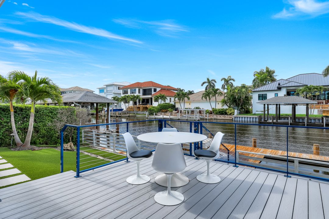 151 Bayview Ave, Naples, FL 34108