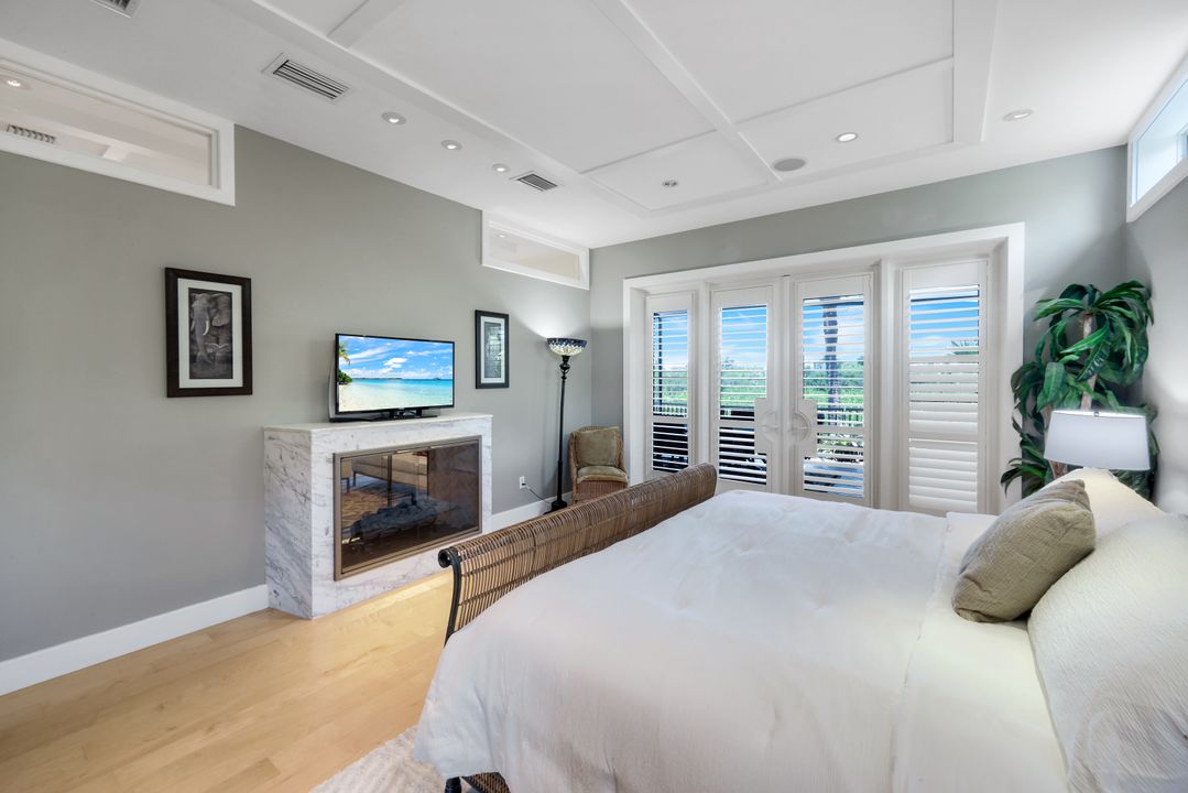 834 Hideaway Cir W, Marco Island, FL 34145