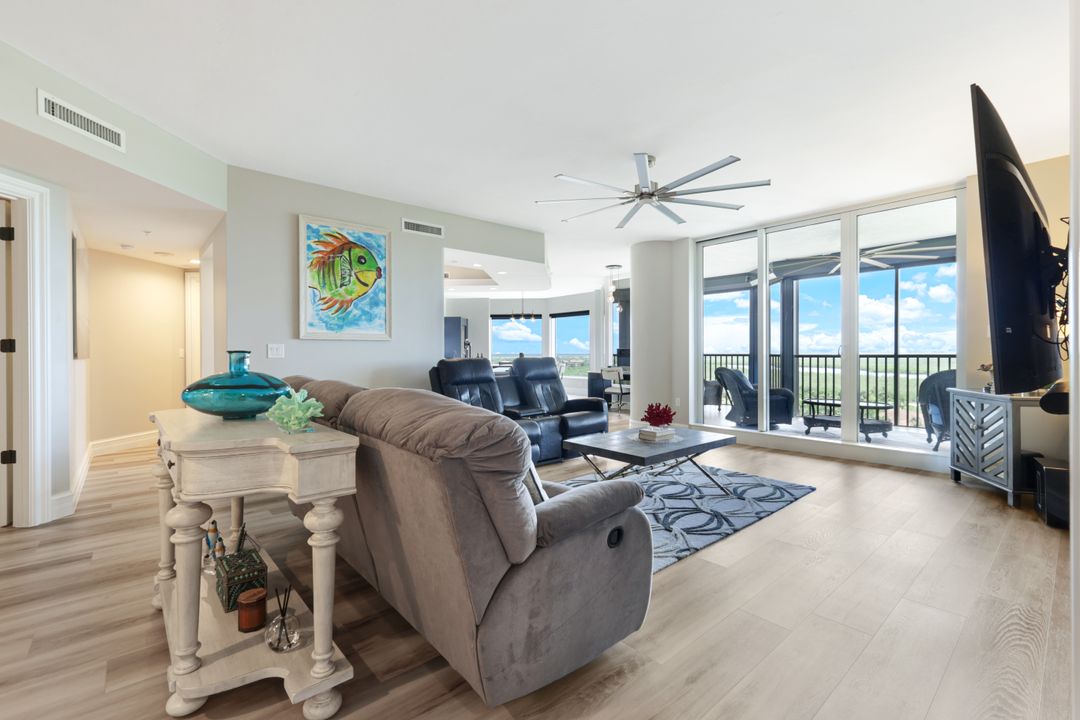 1060 Borghese Ln #902, Naples, FL 34114