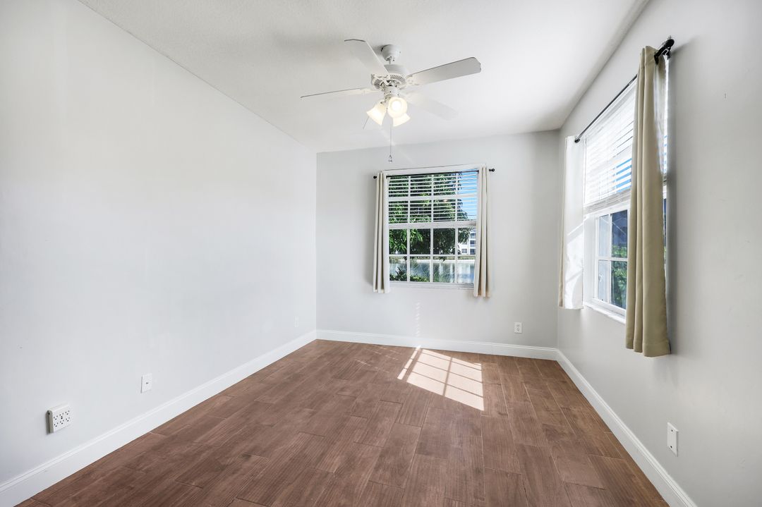 4620 St Croix Ln #911, Naples, FL 34109