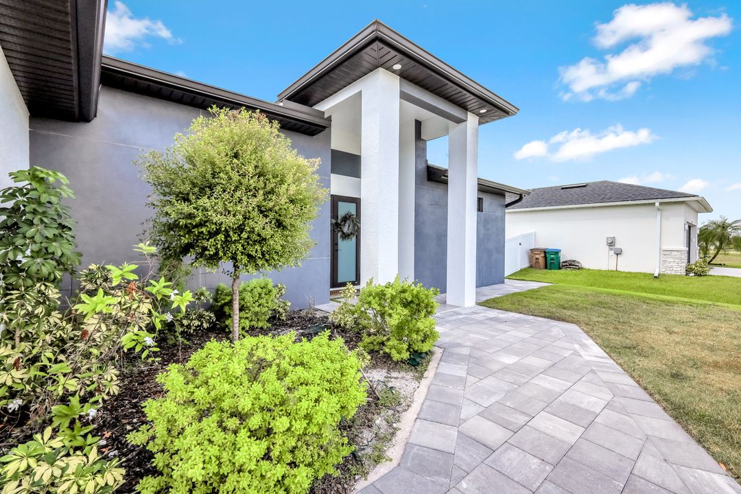 502 SW 25th Pl, Cape Coral, FL 33991