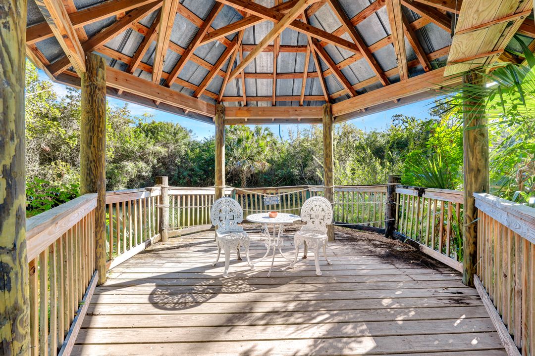 825 23rd St SW, Naples, FL 34117
