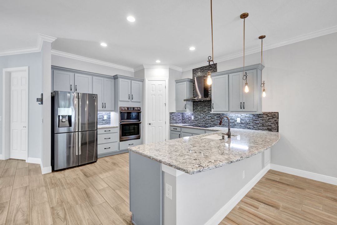 1189 S Town and River Dr, Fort Myers, FL 33919