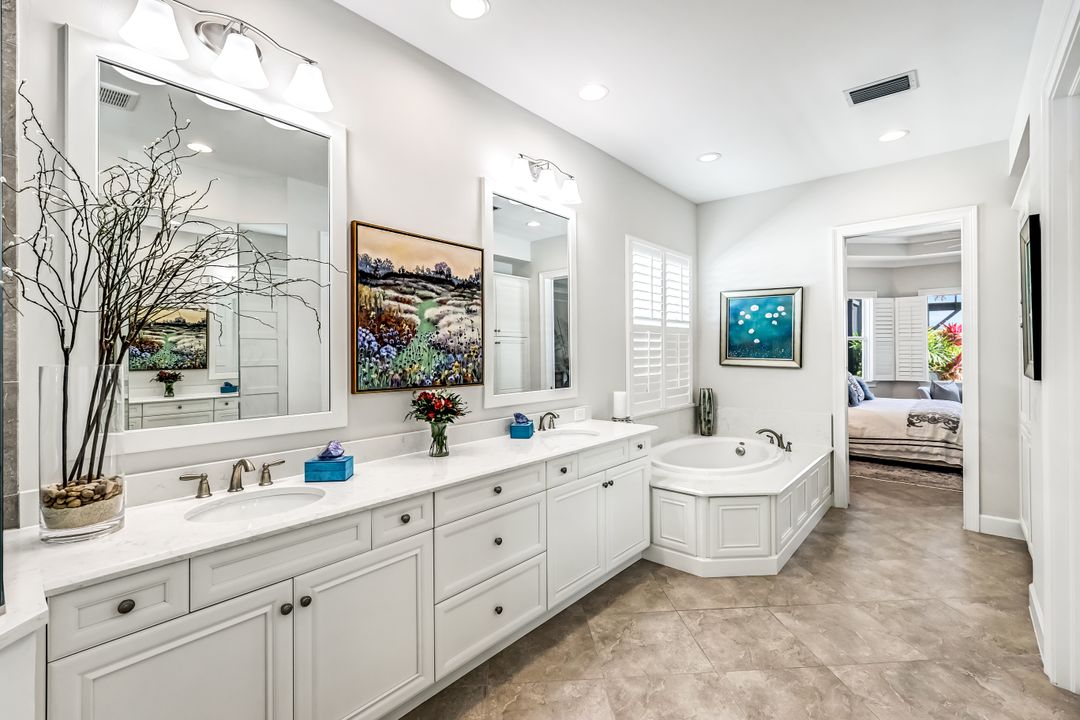 6320 Lyford Isle Dr, Naples, FL 34112