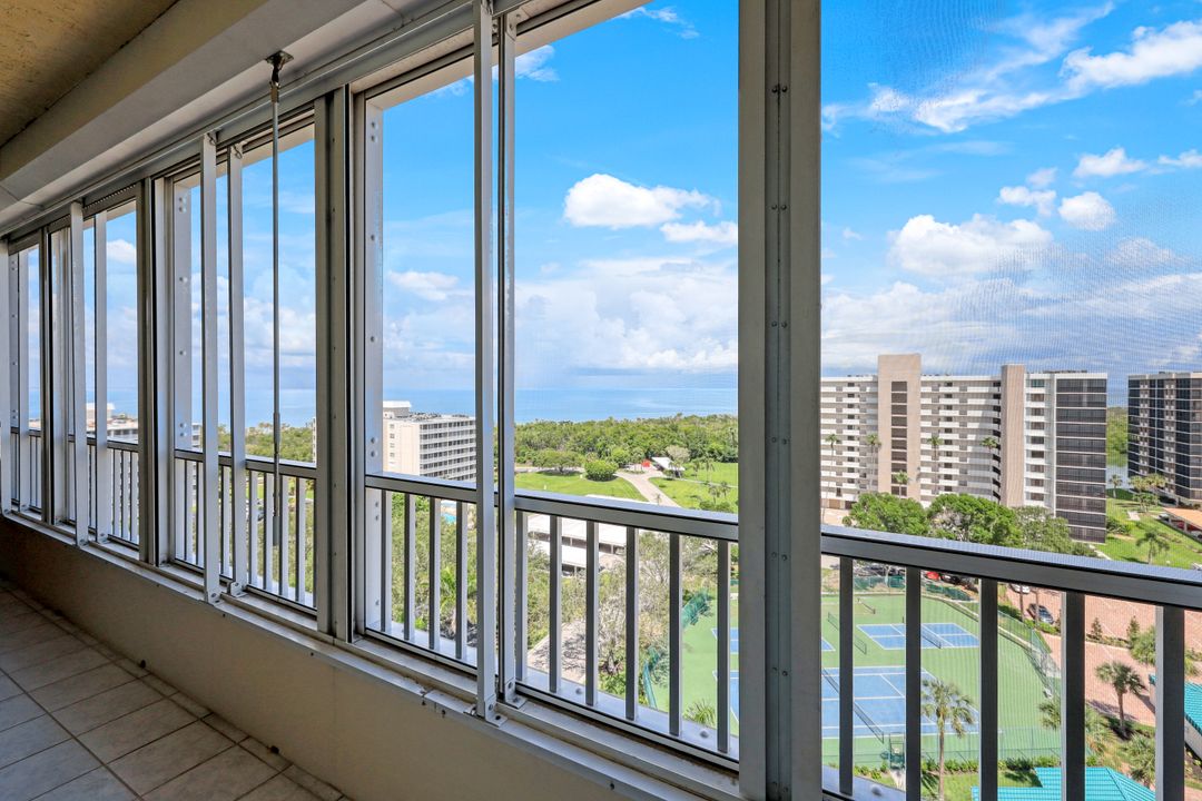 25 Bluebill Ave #1105, Naples, FL 34108