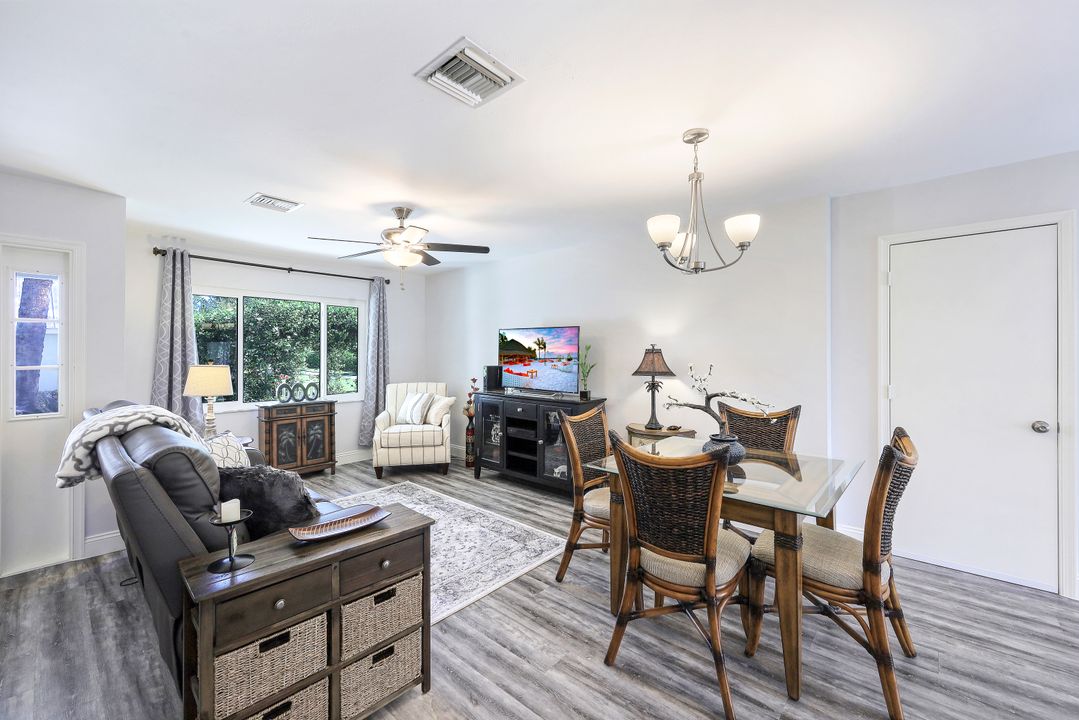 6010 Standing Oaks Ln, Naples, FL 34119