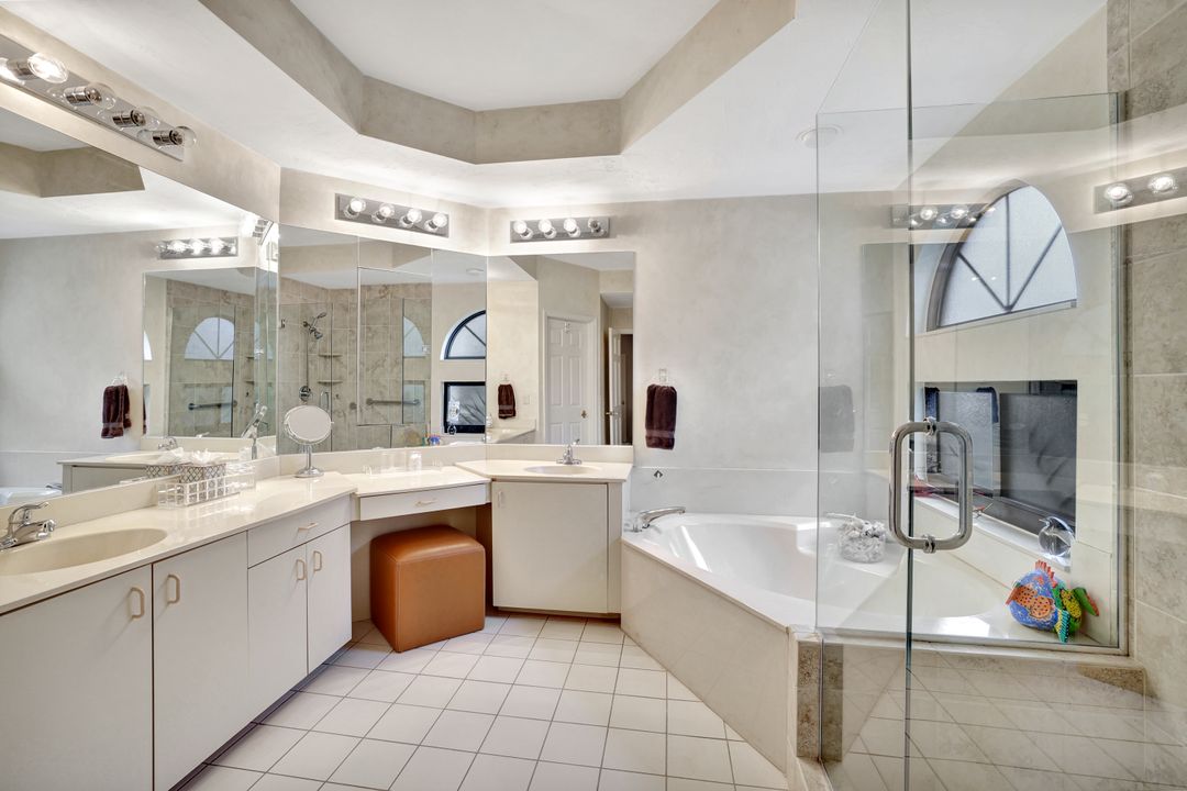 6500 Valen Way #A-305, Naples, FL 34108