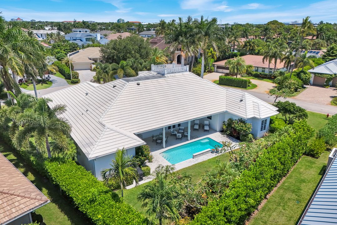 524 Turtle Hatch Ln, Naples, FL 34103