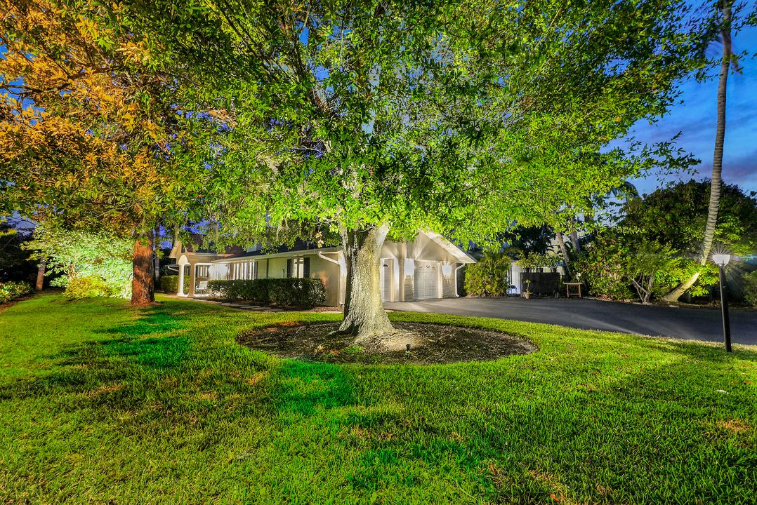 1135 26th Ave N, Naples, FL 34103