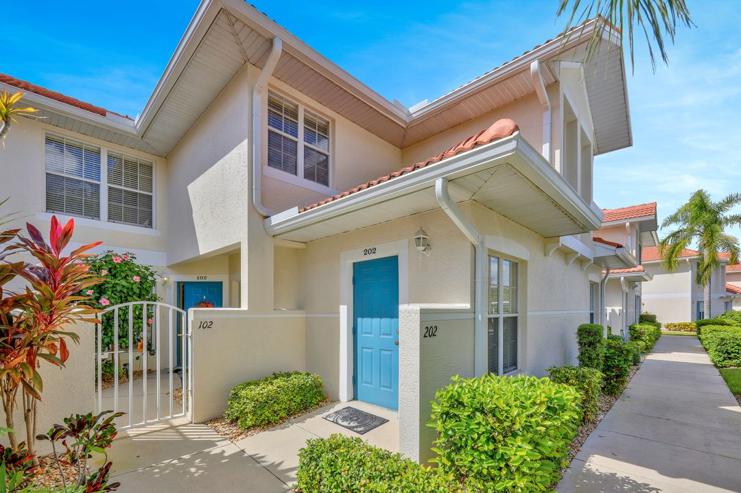 5025 Cedar Springs Dr #102, Naples, FL 34110