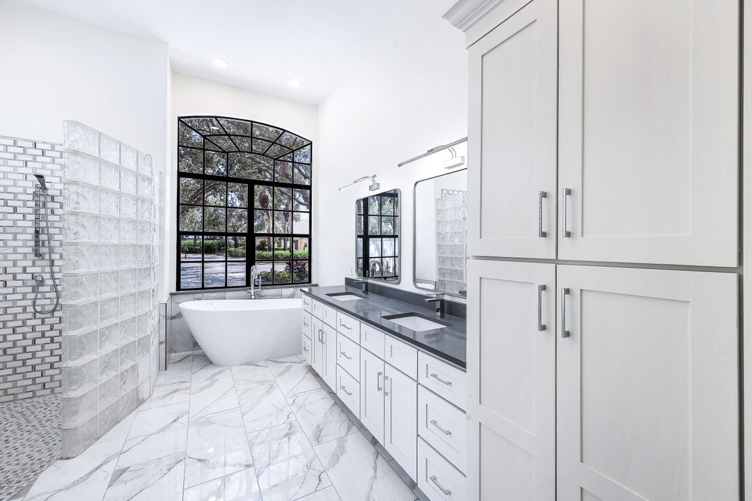 3440 Lakemont Dr, Bonita Springs, FL 34134