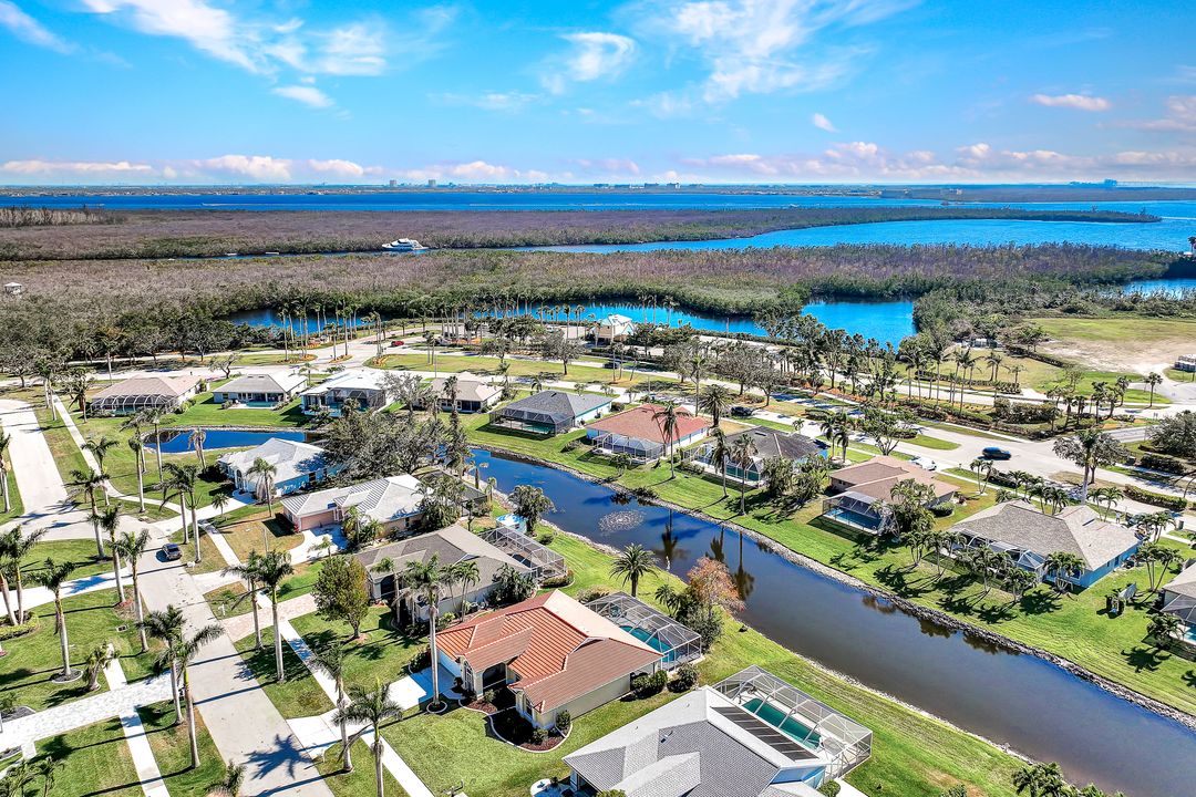 1046 SW 57th St, Cape Coral, FL 33914