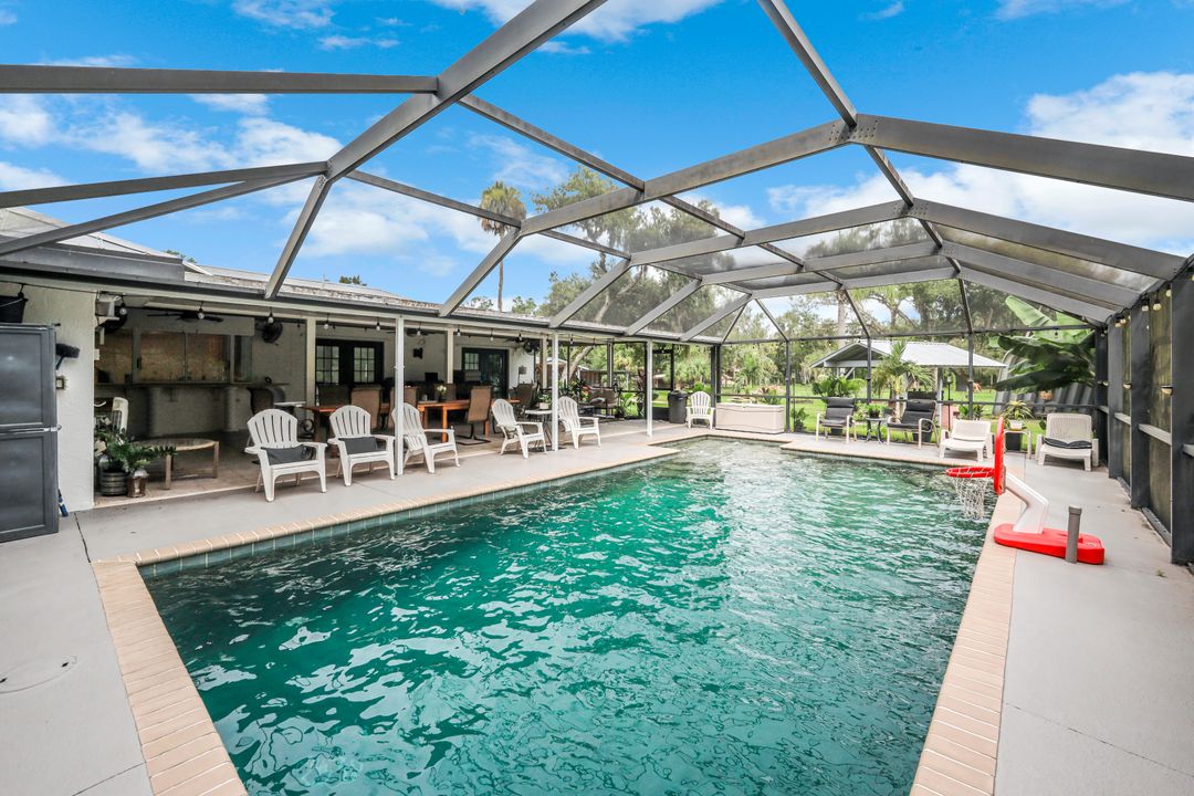 17451 Oak Creek Rd, Alva, FL 33920