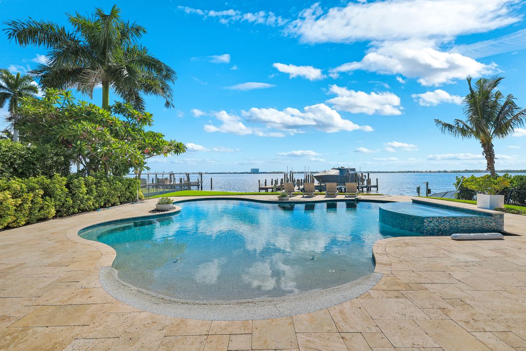 5327 Nautilus Dr, Cape Coral, FL 33904