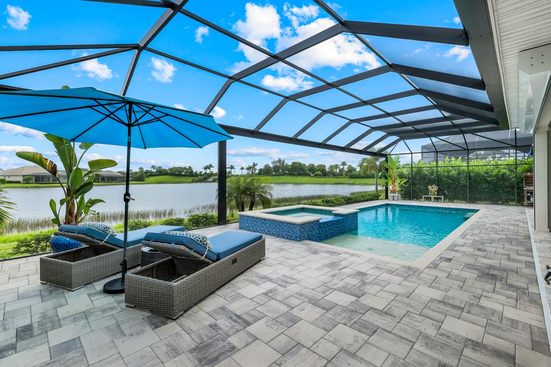 14386 Laguna Spgs Ln, Naples, FL 34114