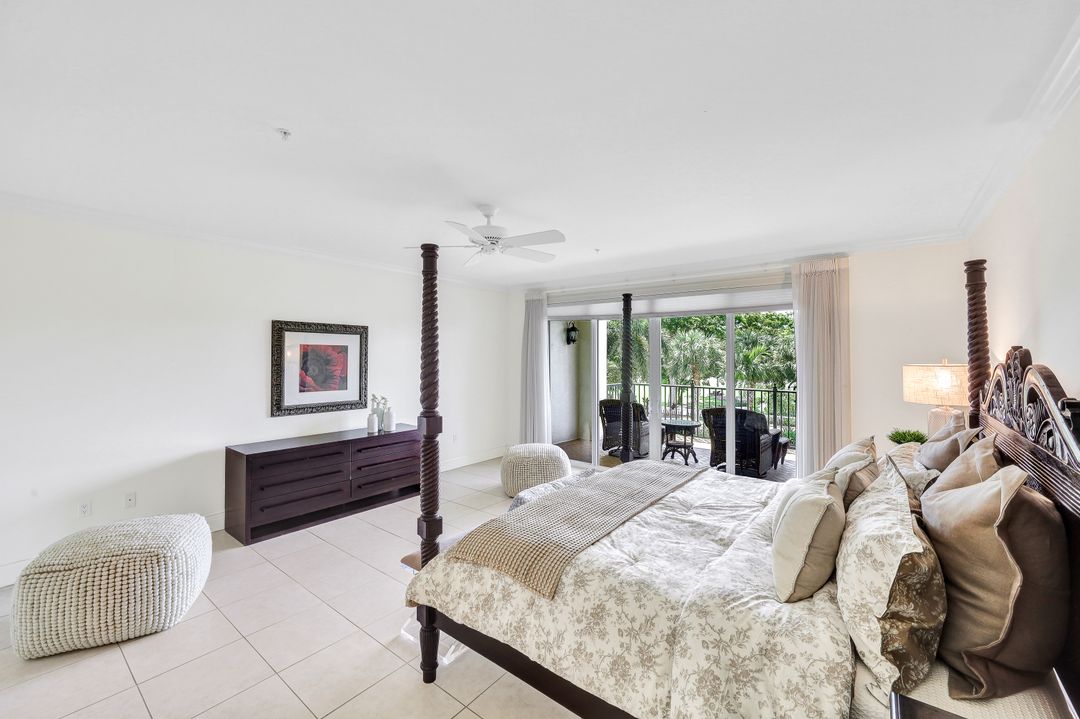 1400 Gulf Shore Blvd N #203, Naples, FL 34102