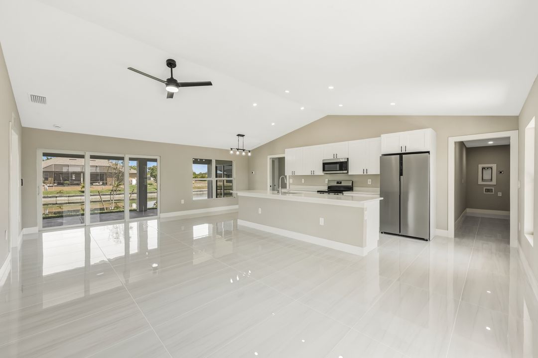 2821 NW 25th Ln, Cape Coral, FL 33993