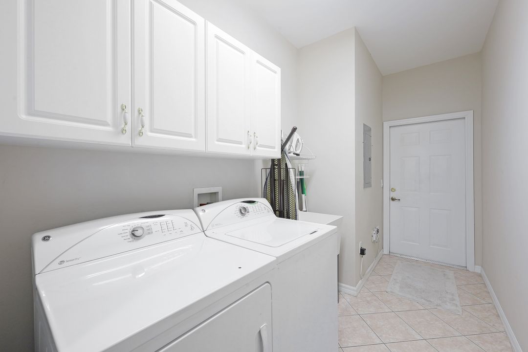 2240 Hawksridge Dr #2201, Naples, FL 34105