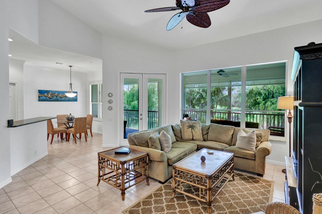 8275 Danbury Blvd #203, Naples, FL 34120