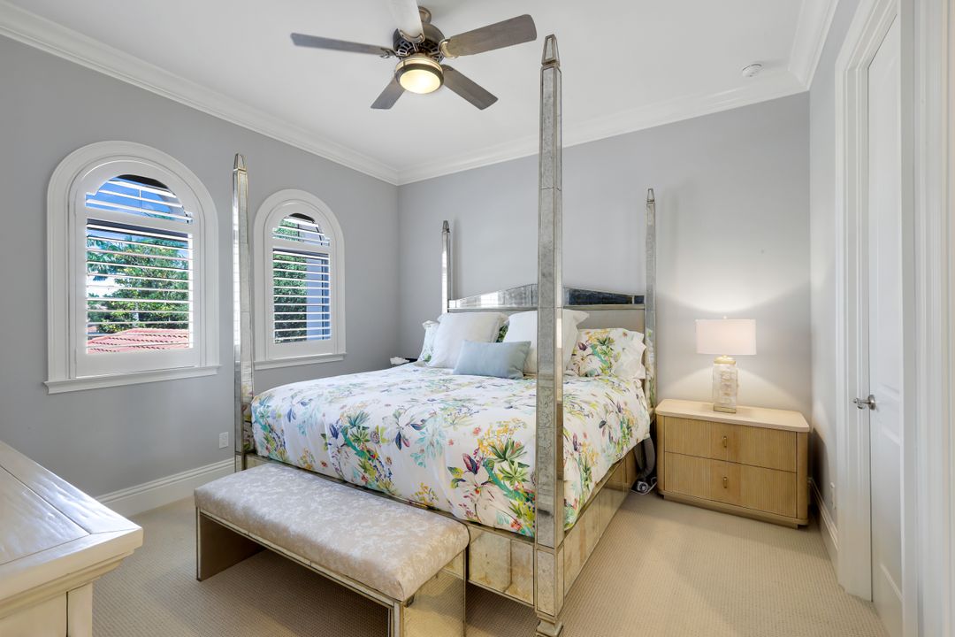 2558 Escada Ct, Naples, FL 34109