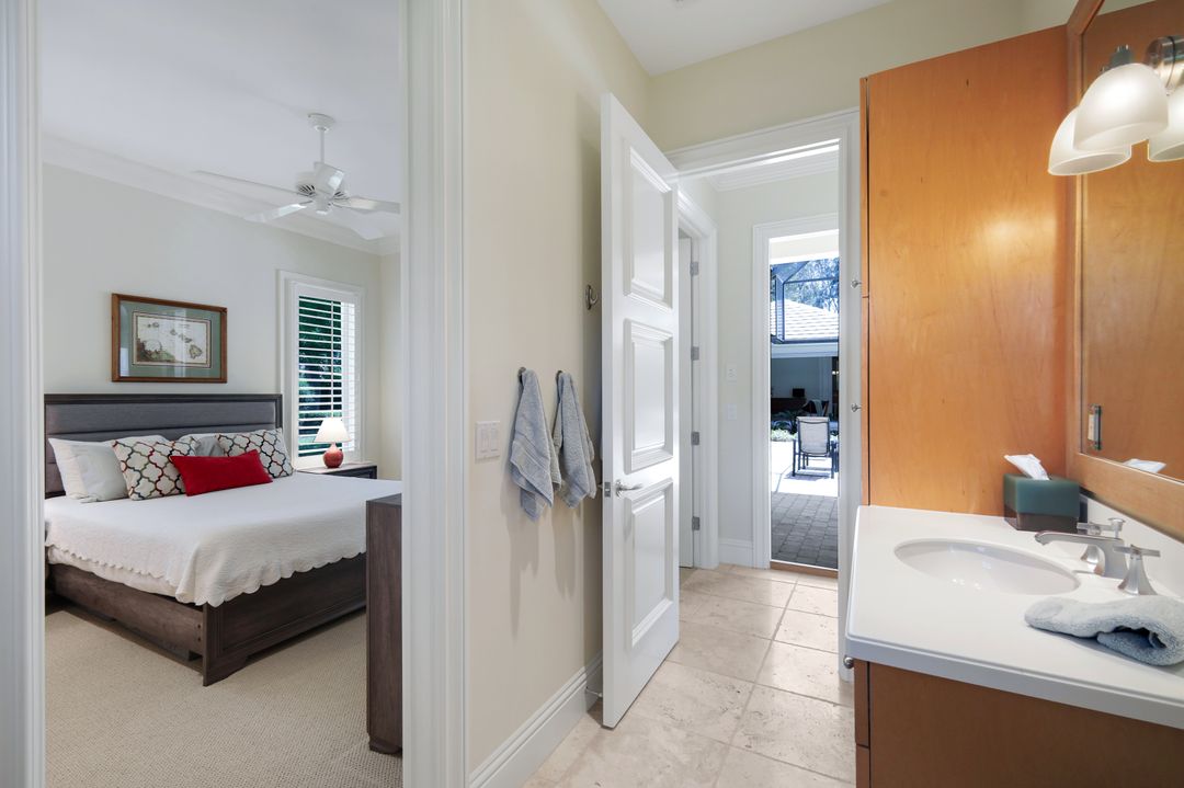 1284 Pocantico Ln, Naples, FL 34110