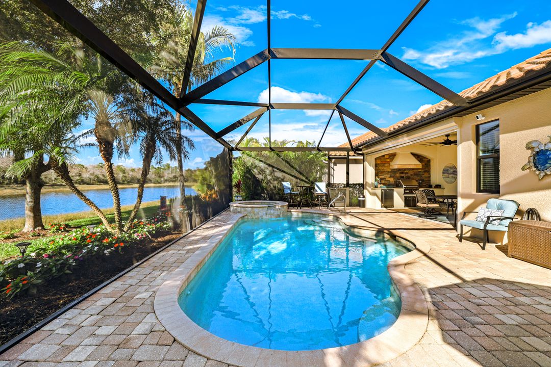 9457 Rialto Dr, Naples, FL 34113