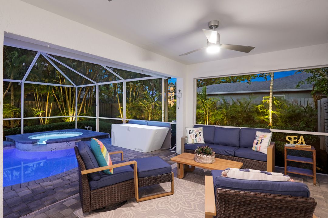 661 97th Ave N, Naples, FL 34108