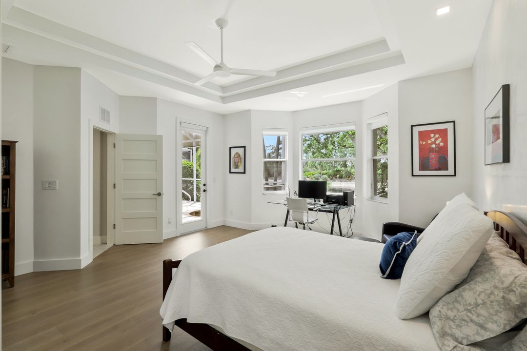 5717 Lago Villaggio Way, Naples, FL 34104