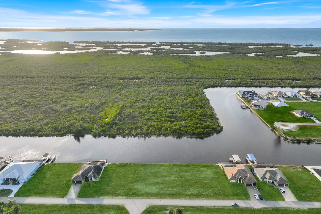 2804 NW 46th Ave, Cape Coral, FL 33993