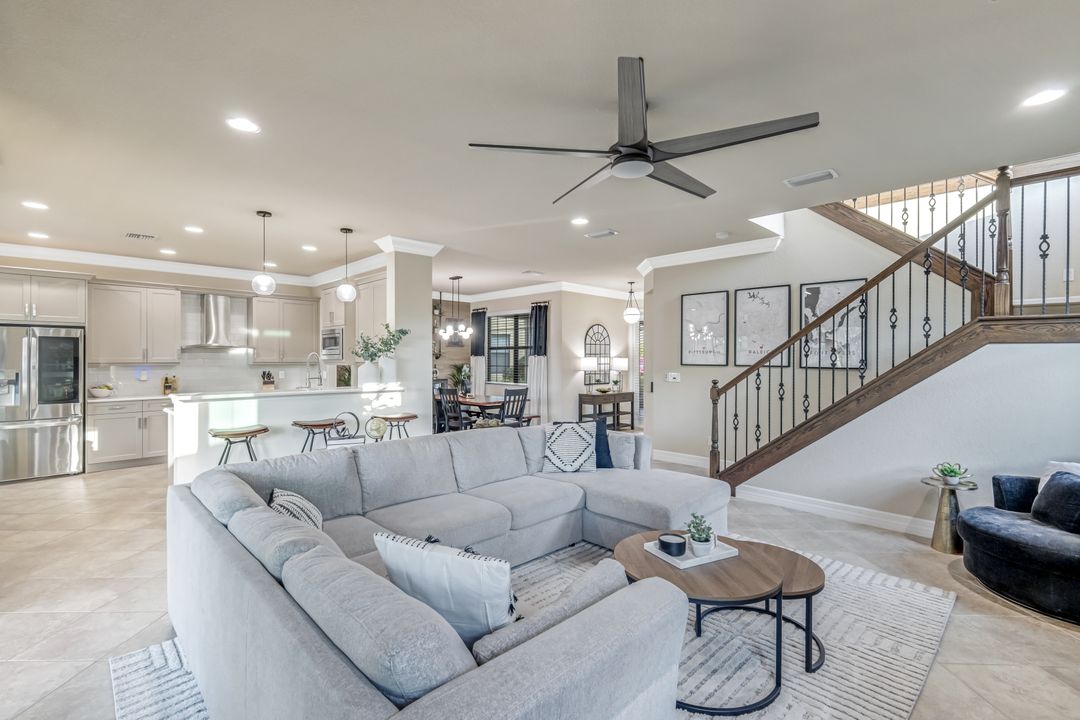 11732 Meadowrun Cir, Fort Myers, FL 33913