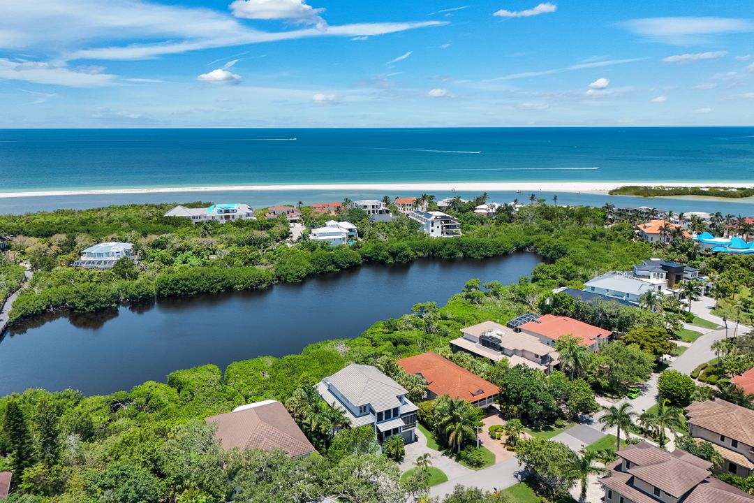 834 Hideaway Cir W, Marco Island, FL 34145