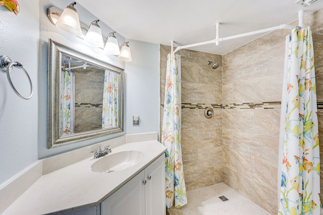 1702 Kings Lake Blvd #102, Naples, FL 34112