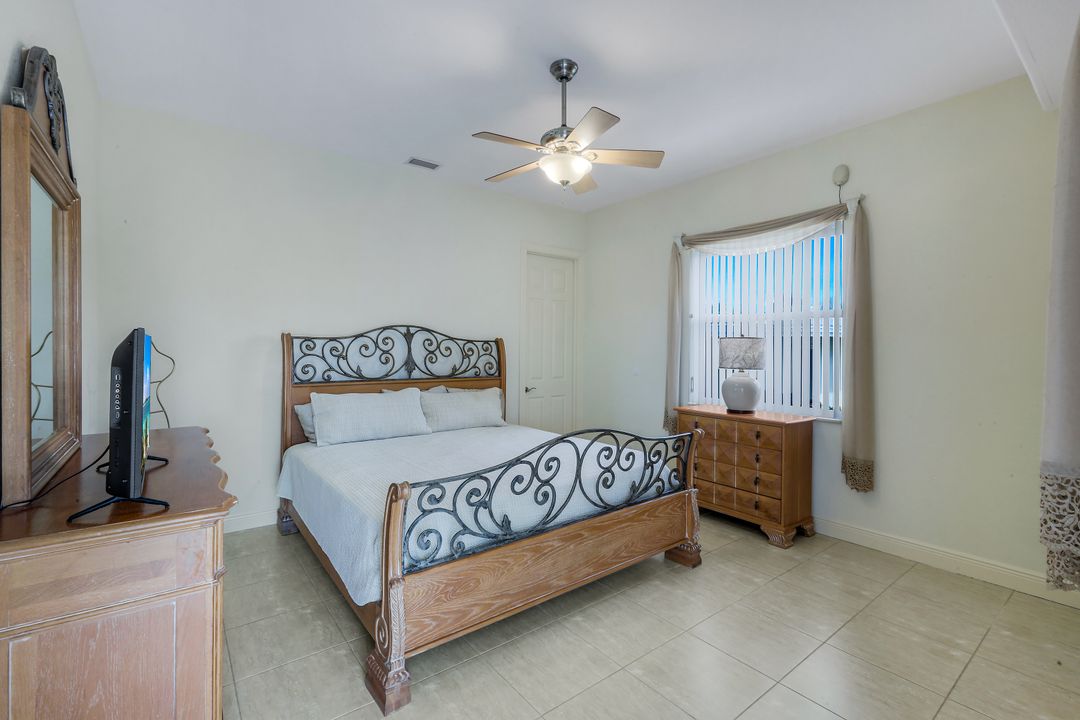 5929 SW 1st Ct, Cape Coral, FL 33914
