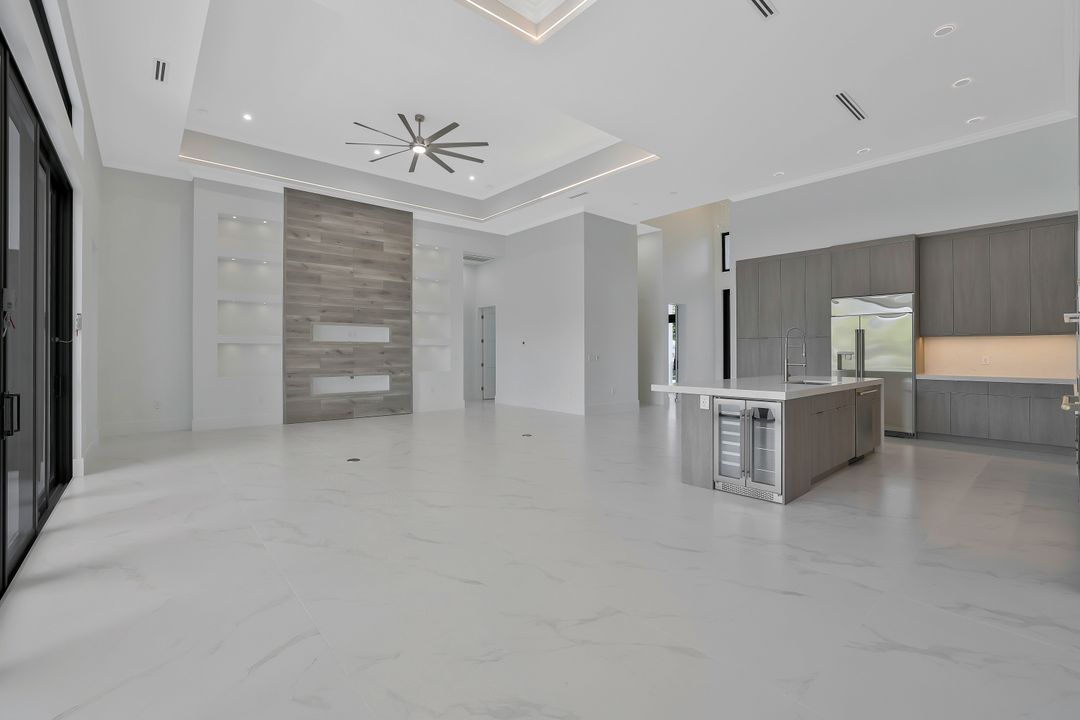 1317 Cypress Woods Dr, Naples, FL 34103