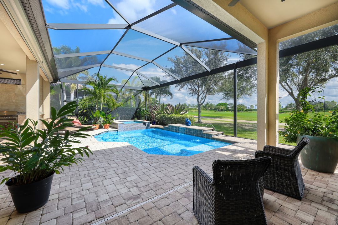 8678 Amour Ct, Naples, FL 34119