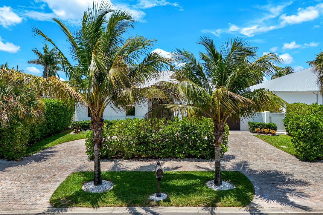 1167 22nd Ave N, Naples, FL 34103