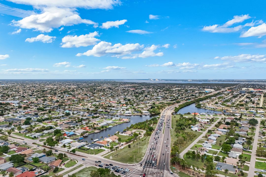 2419 Country Club Blvd, Cape Coral, FL 33990