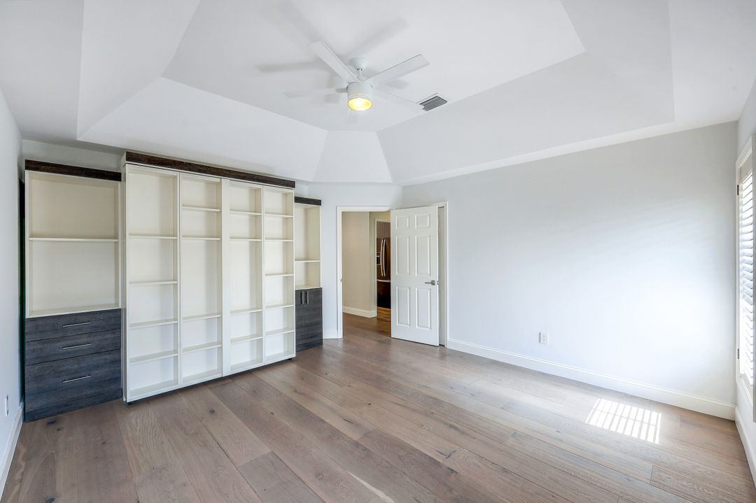 2209 Noble Ct, Naples, FL 34110