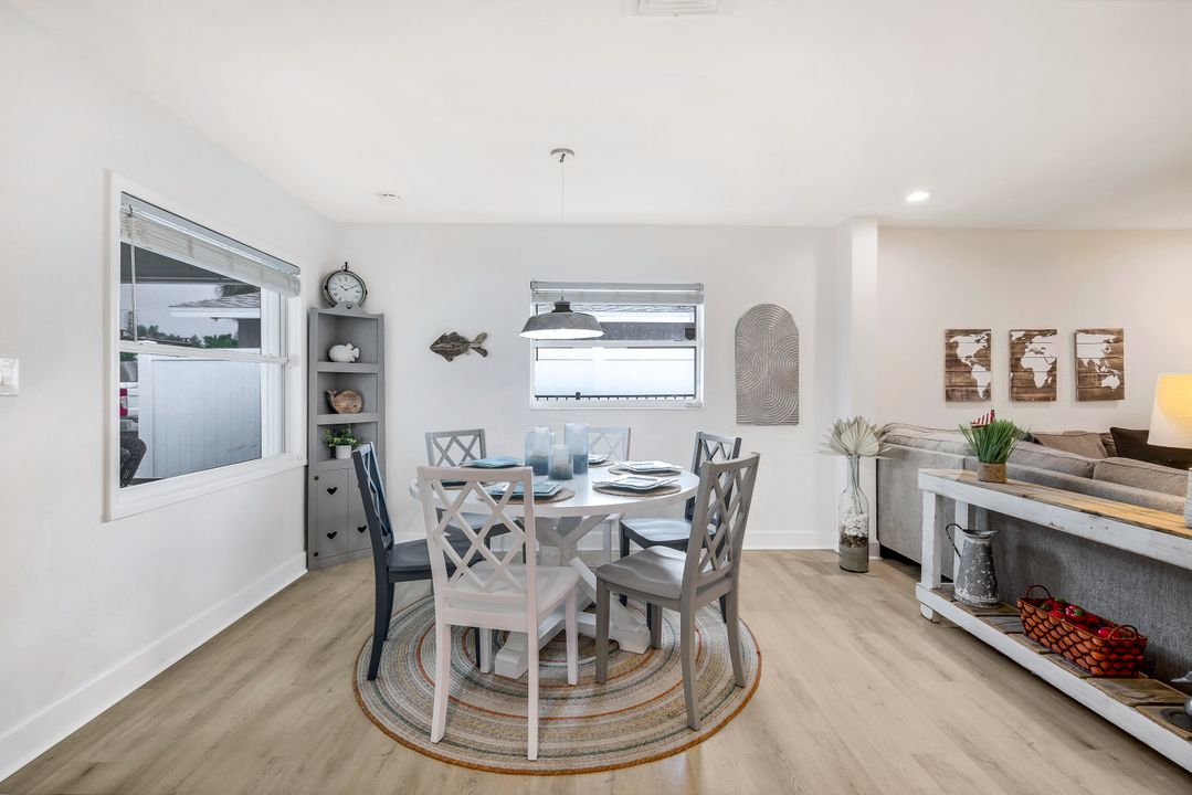 590 92nd Ave N, Naples, FL 34108