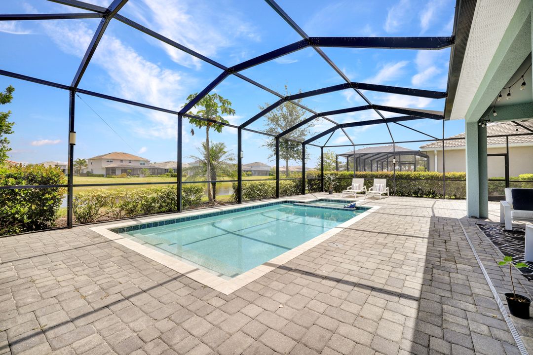 2369 Tangerine Ln, Naples, FL 34120