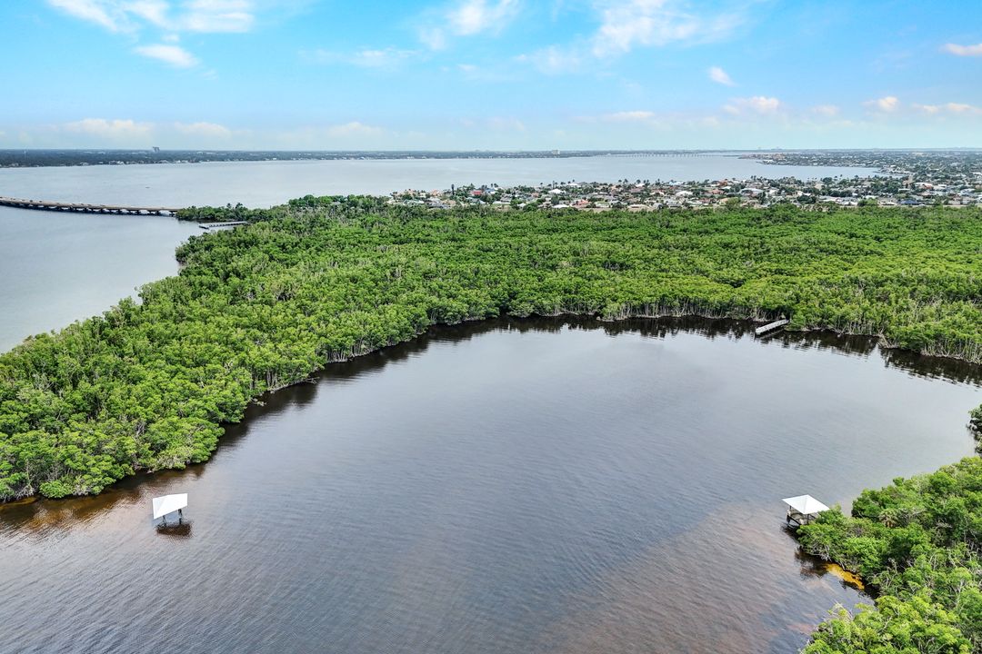 2118 SE 18th Ave, Cape Coral, FL 33990