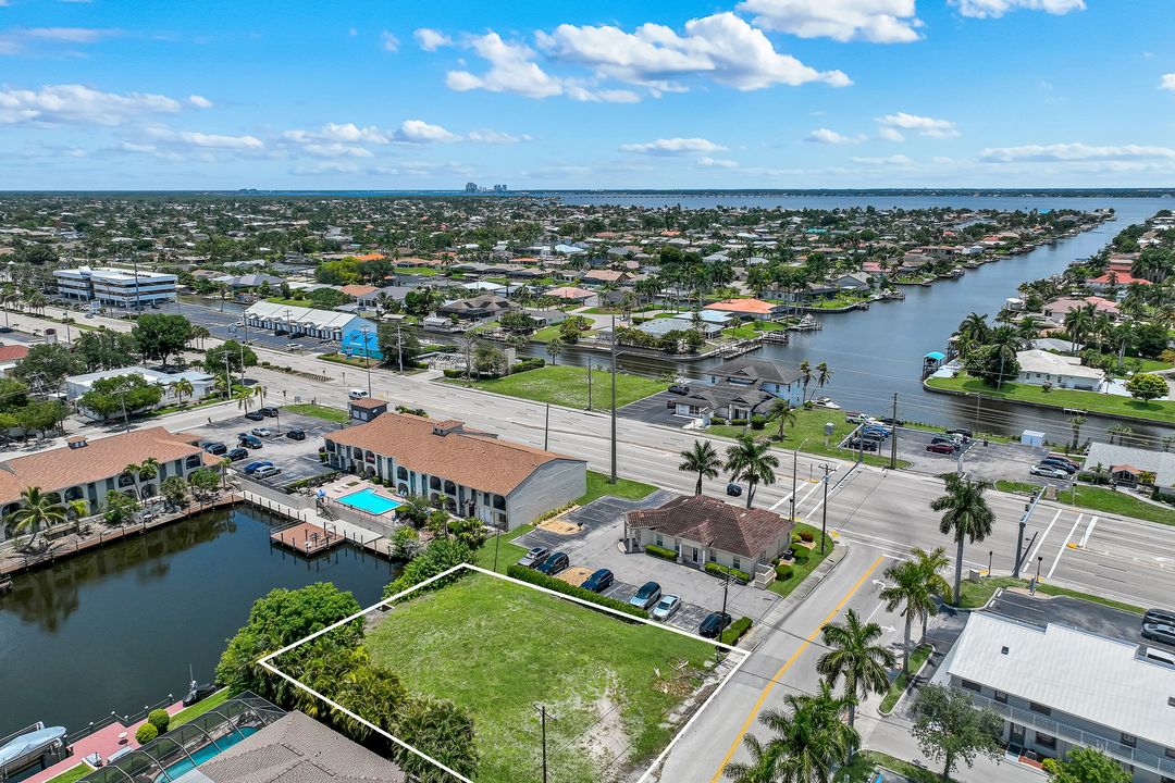 1523 SE 36th Terrace, Cape Coral, FL 33904