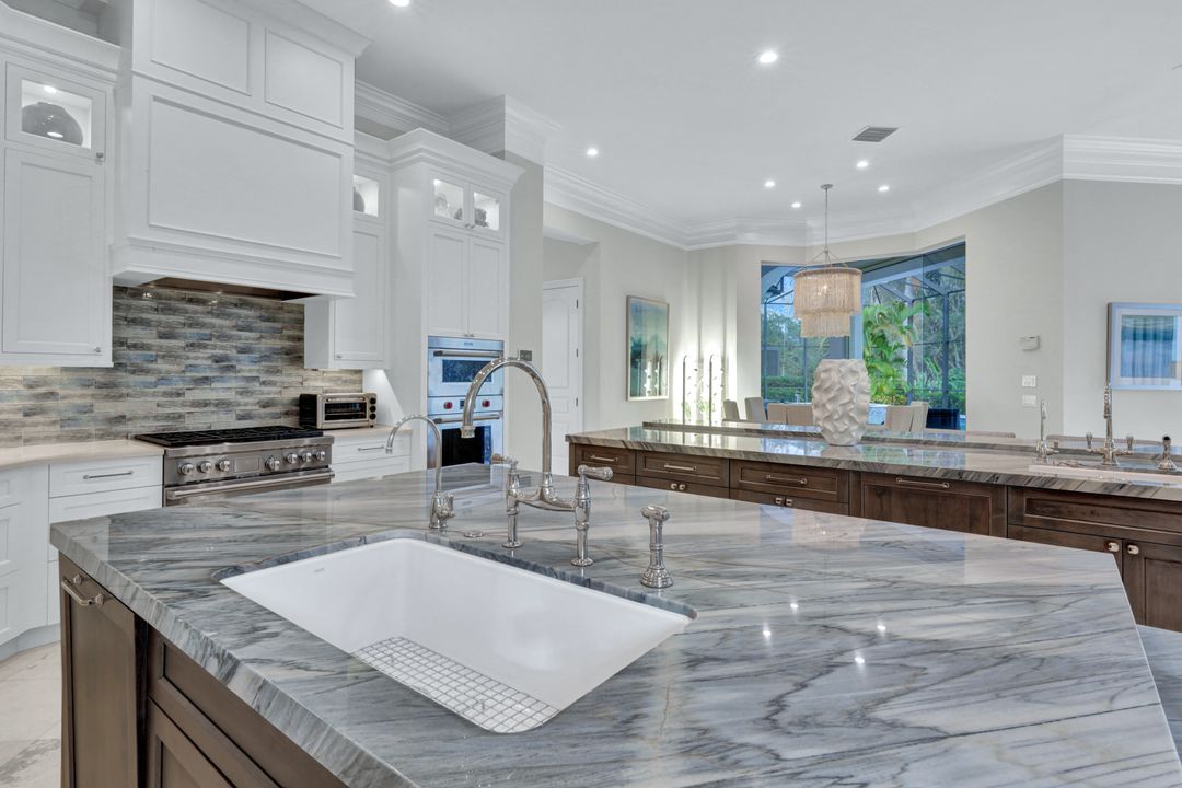 253 Cheshire Way, Naples, FL 34110